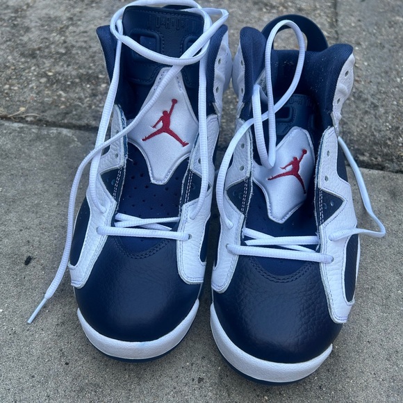 Jordan  Navy and White Sneakers - Picture 1 of 5